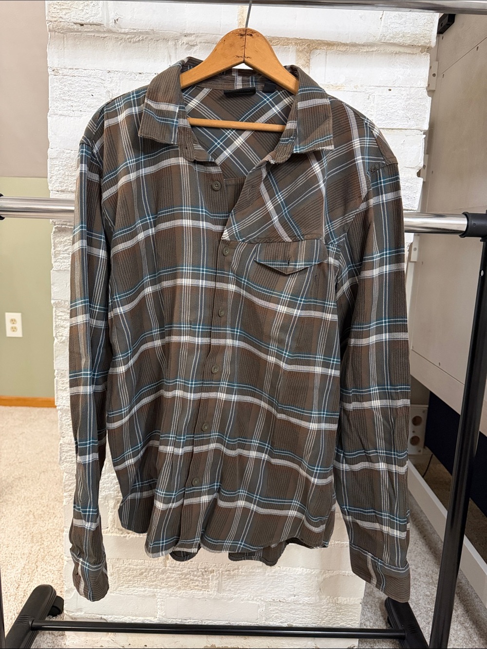Men's Vans Olive/Brown Plaid Button-Up Shirt with Blue Stripes